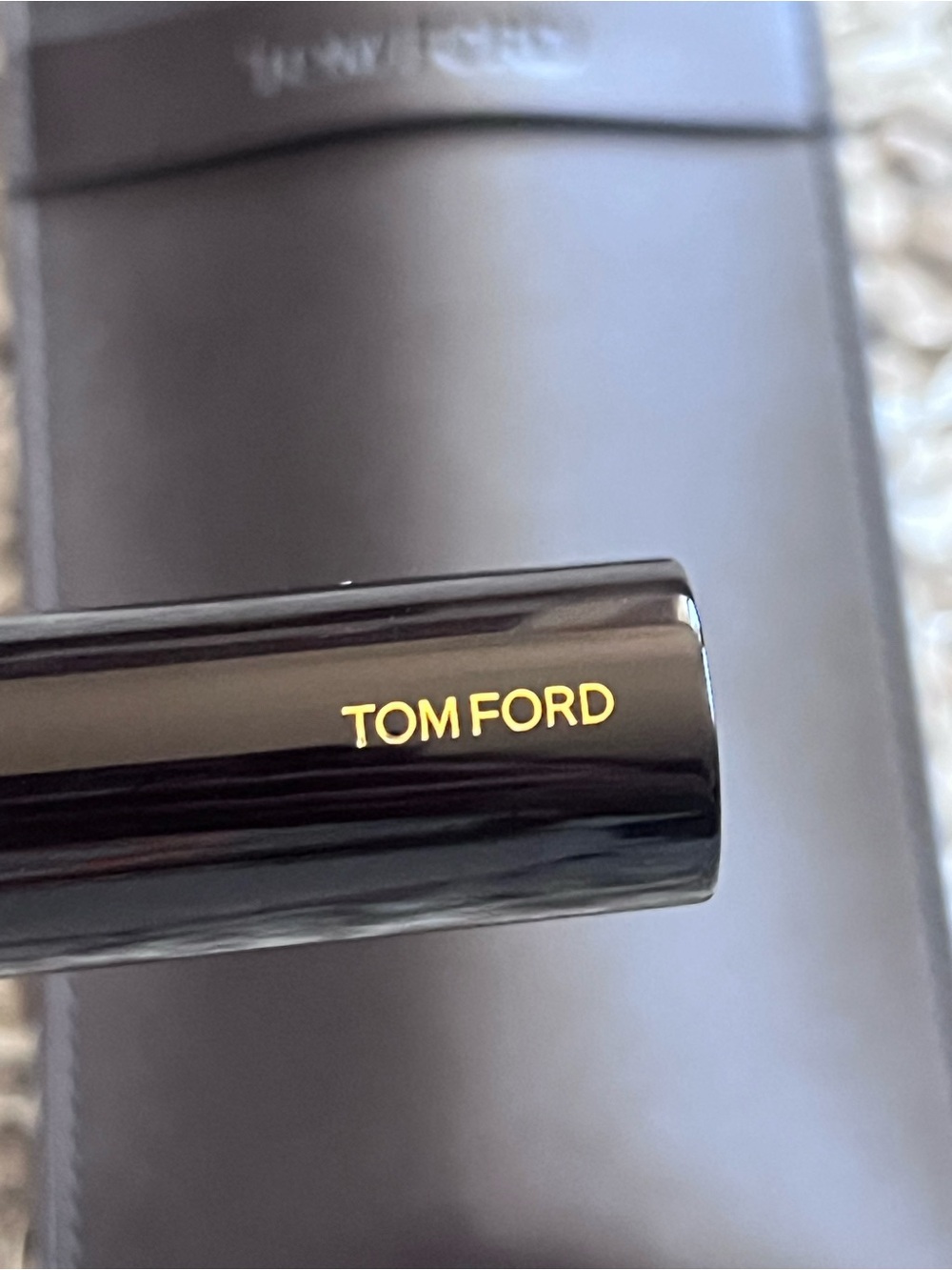Tom Ford Cream Bristles with Gold Ferrule Powder Brush - Picture 9 of 9